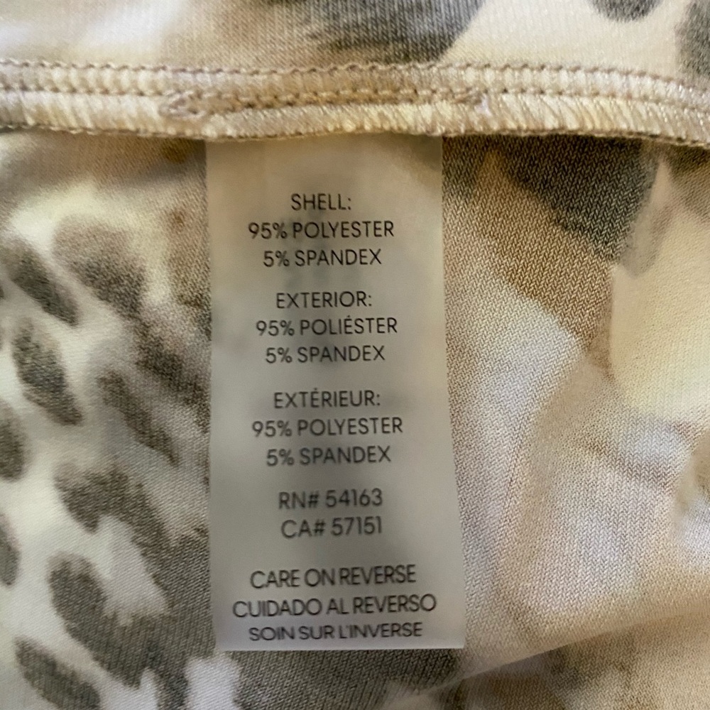 Calvin Klein Animal print Blouse. 🐆🐆 - Picture 4 of 5